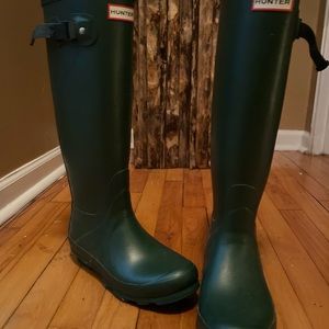 Great condition  Hunter Green Hunter Rain Boots